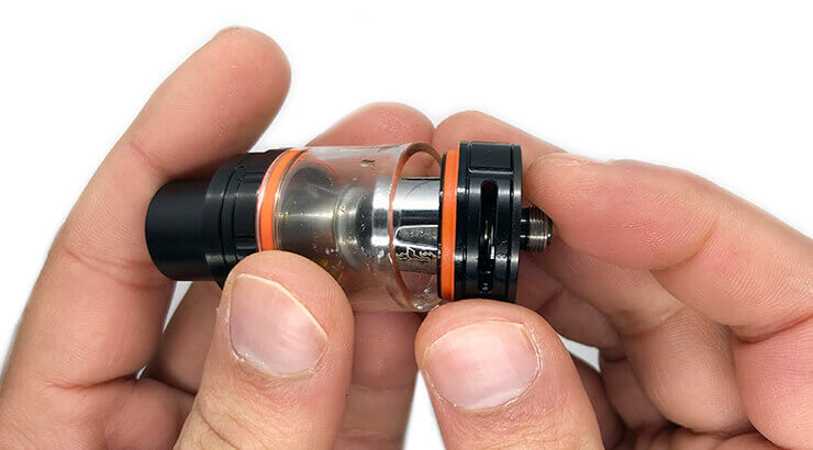 Enroscar la resistencia del vaper