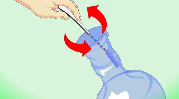 Limpiaremos la base de cristal con un cepillo adecuado, que llegue a todos los rincones Limpiaremos la base de cristal con un cepillo adecuado, que llegue a todos los rincones